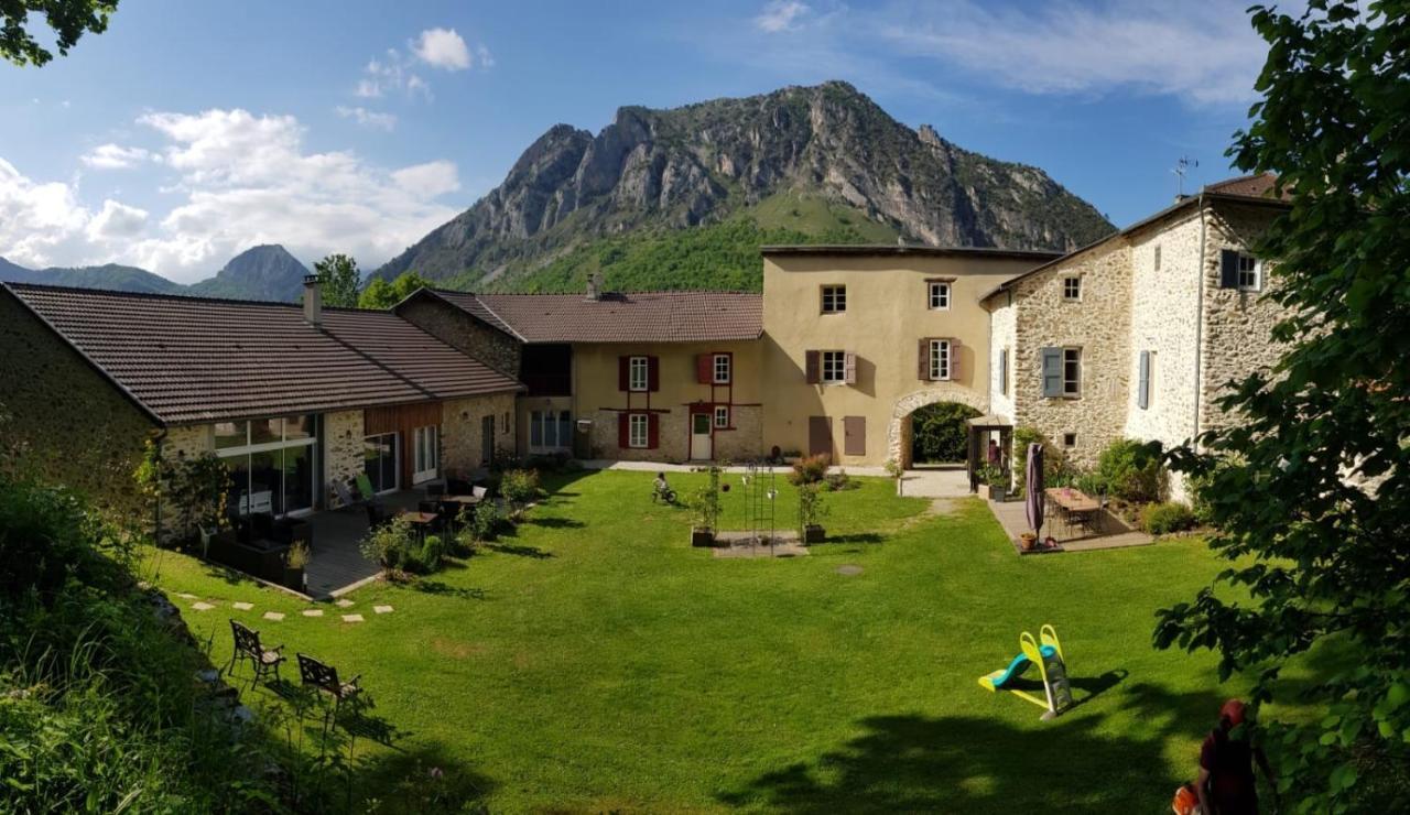 Tarascon-sur-Ariège Maison D'Hotes Du Domaine Fournie מראה חיצוני תמונה
